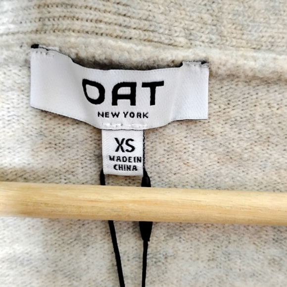 NWT OAT NY Henley Sweater XS Oatmeal Soft Knit Long Sleeve Minimalist - Picture 5 of 9